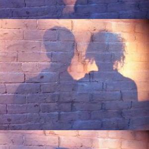 男生将78申请女生的定眼漫画
